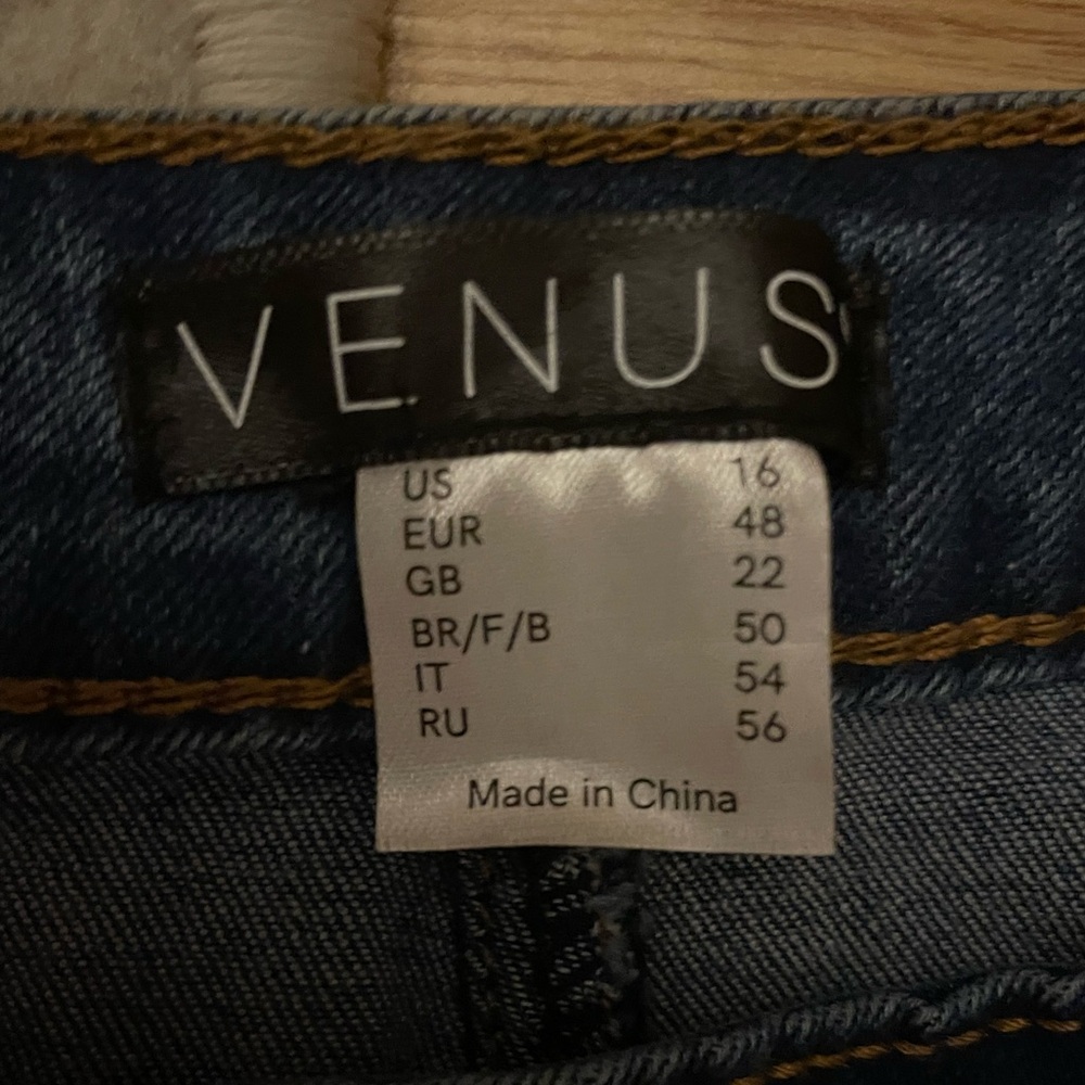 Venus Slit Bootcut Jeans Size 16–Medium/Dark Wash,Flat Front Panels, Side Zipper - Picture 11 of 12